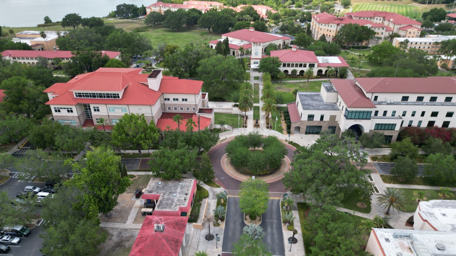 Situated Between Ocala And Tampa Is A Picturesque Florida College Town Resembling The Bahamas