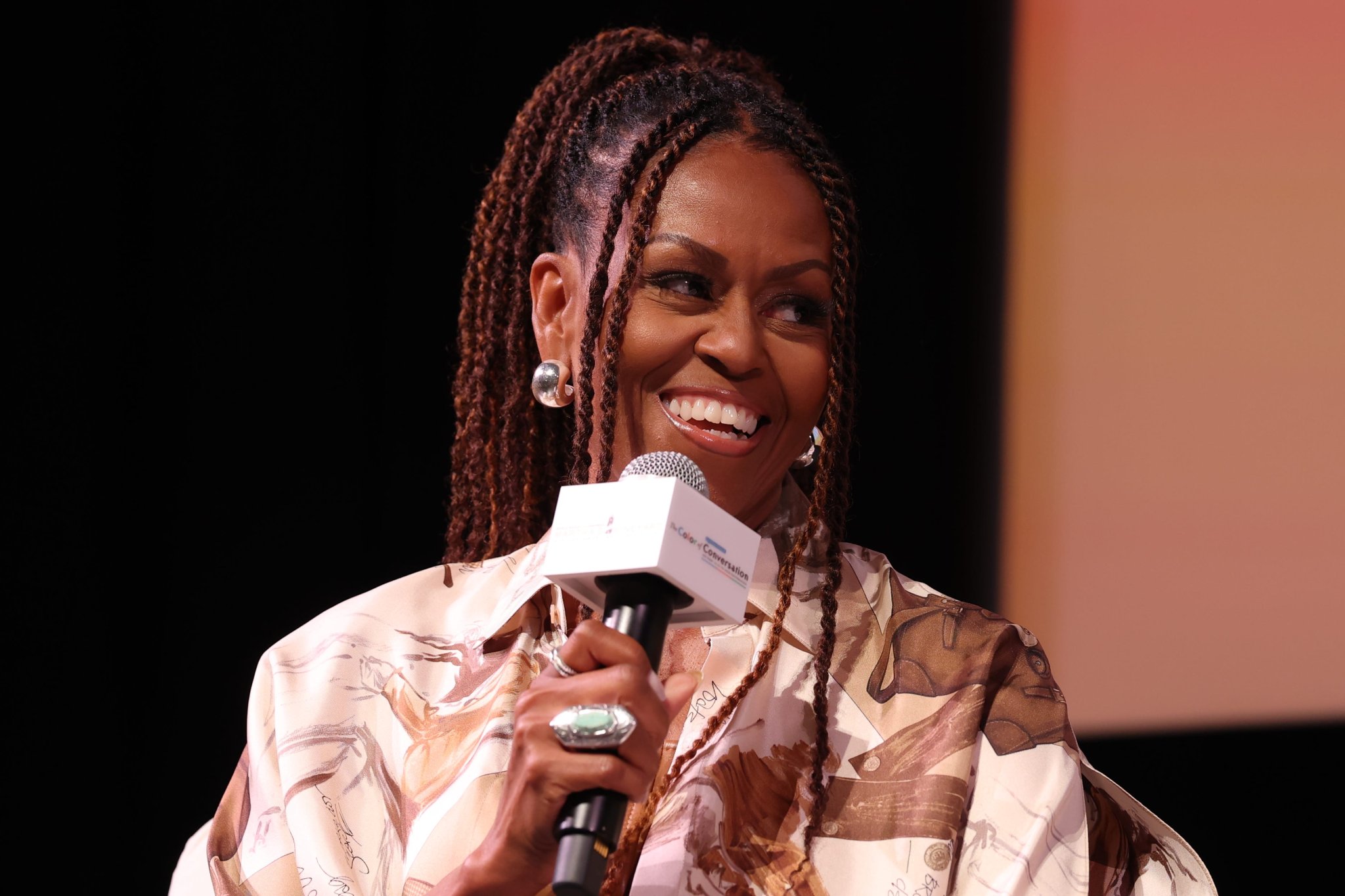 Michelle Obama's green dress stuns at Martha's Vineyard appearance