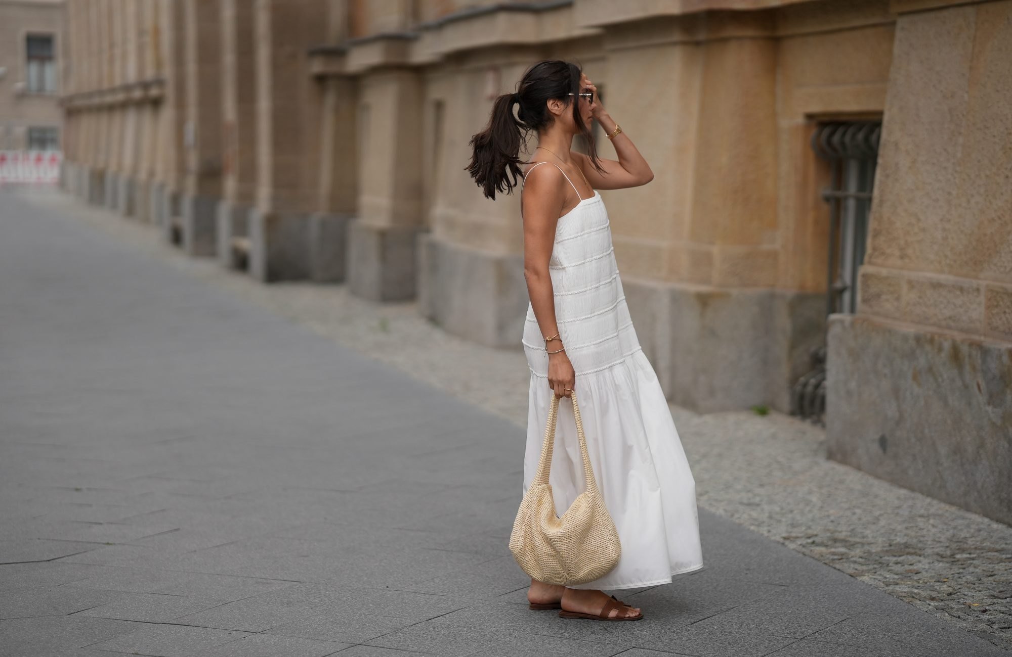 17 Loose and Slimming Dresses That Make Legs Look Miles Longer