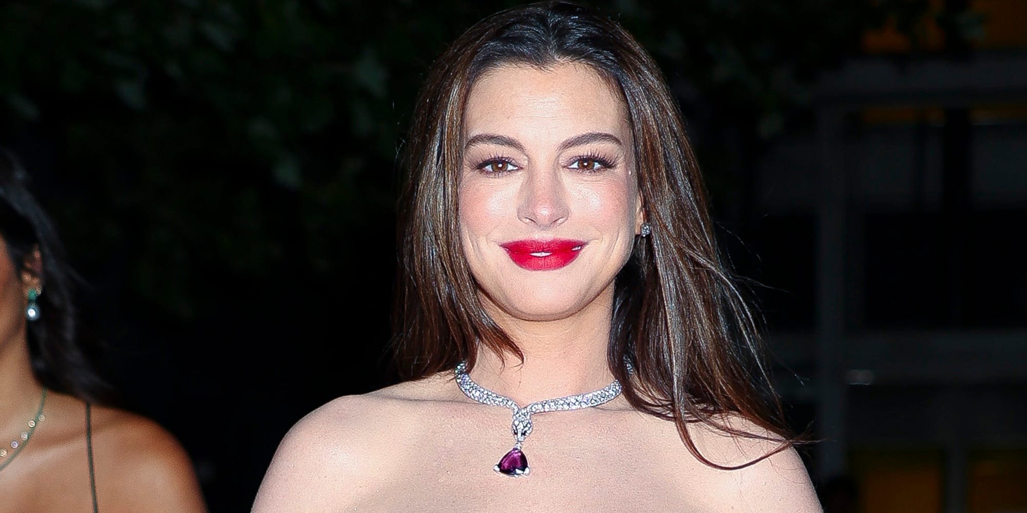 Anne Hathaway’s Rich Cranberry Manicure Is the Perfect Fall Nail Color