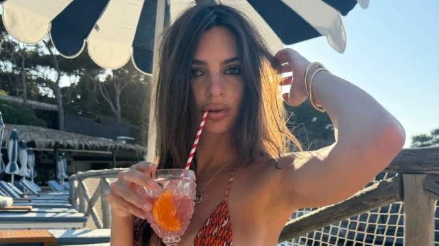 Emily Ratajkowski Goes Braless in a Sheer Top for Tory Burch NYFW Show