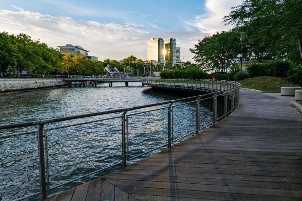 Only 5 U.S. Cities Are a True "Walker's Paradise"-Is Yours on the List?