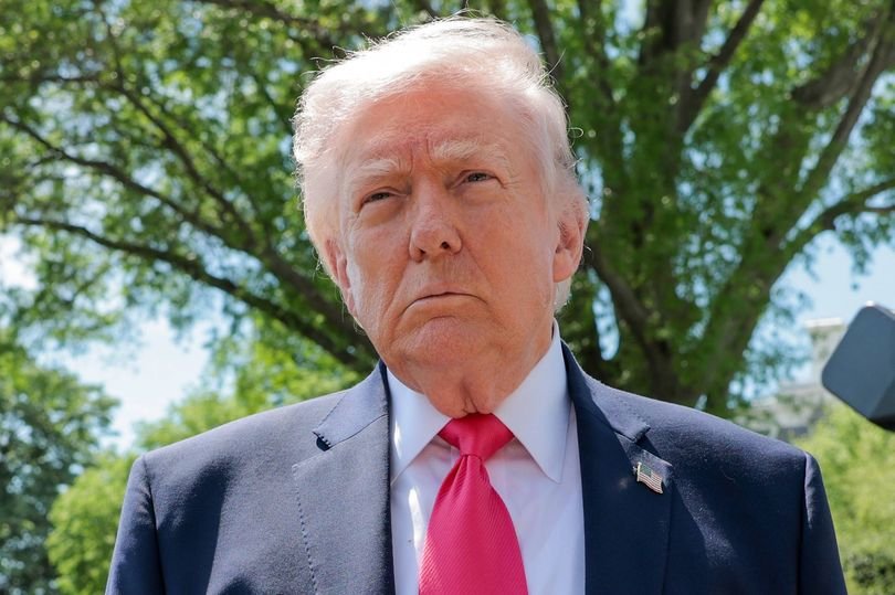 Donald Trump debuts new look and 'transforms into Mrs Doubtfire'