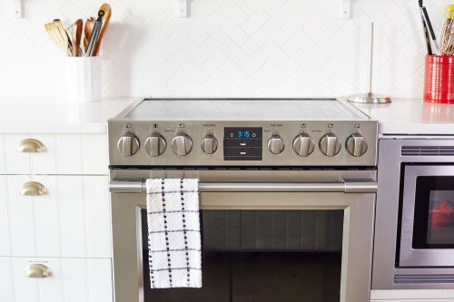 I Was Finally Able to Clean My Greasy Oven Door—and Here’s My Secret Ingredient