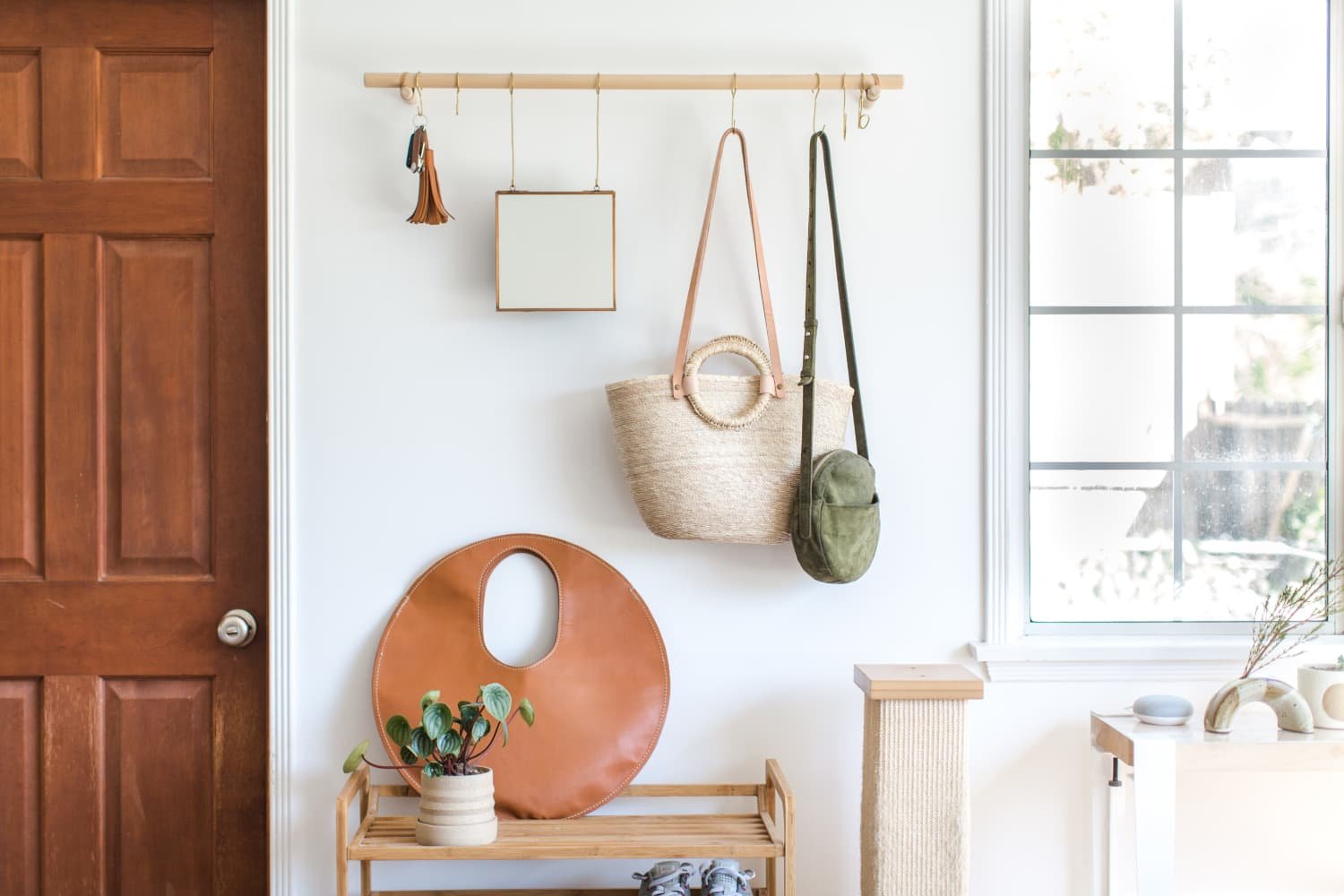 A Simple Daily Habit That Anyone Can Adopt to Keep Their Home More Organized, Around the Clock