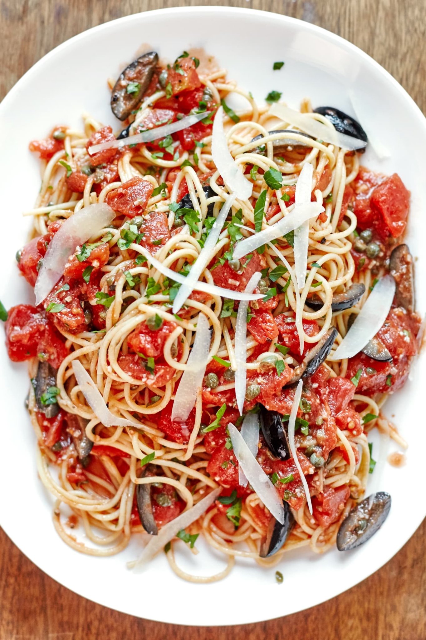 One-Pot Pasta Puttanesca Is a Weeknight Favorite