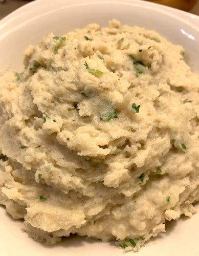 I Tried Julia Child’s 30-Clove Garlic Mashed Potatoes, and They’re Every Bit as Good as They Sound