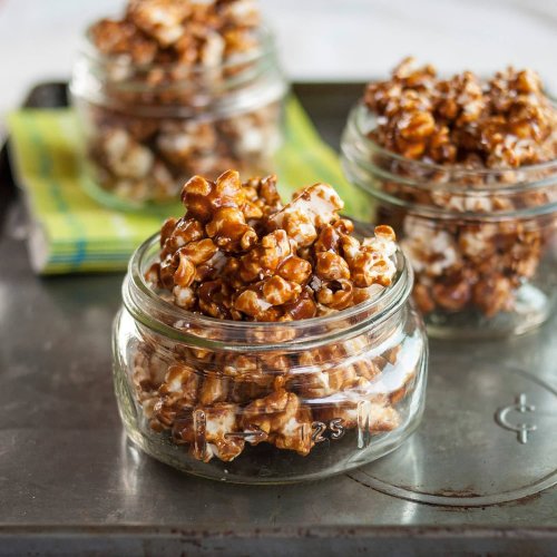 How To Make the Best Caramel Popcorn