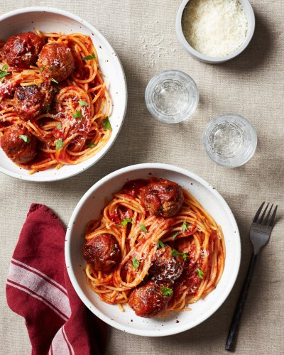 Saucy Spaghetti and Meatballs Is the Cozy Dinner That Wins with the Entire Family