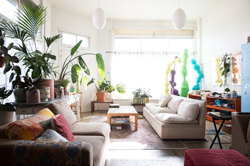 An Australian Artist’s Colorful House Is Filled With Light, Sofas, Books, Plants, and TONS of Art