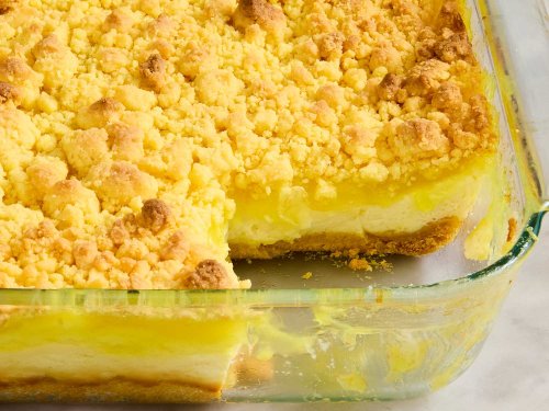Lemon Cream Cheese “Dump Cake” Is So Easy, Anyone Can Make It (Even Better Than Lemon Bars!)
