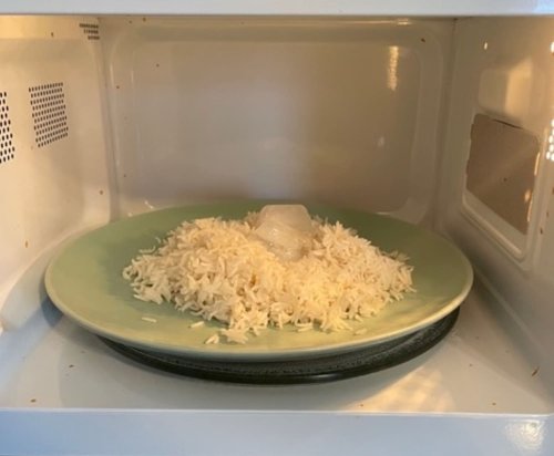 I Tried That Brilliant Ice Cube Trick for Reheating Rice and It Actually Works