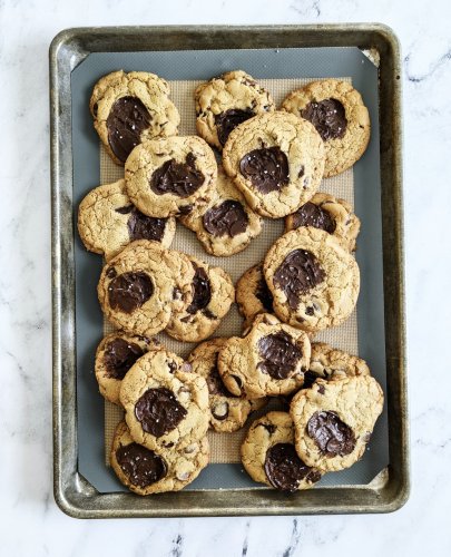 This Popular Chocolate Chip Cookie Recipe Has One Super-Smart Tip That Anyone Can Steal