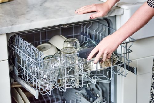 I Put a Ball of Aluminum Foil in My Dishwasher — What Happened Next Was Amazing