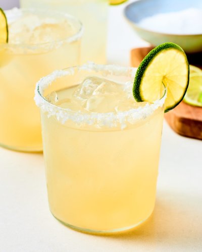 The Best and Easy Pitcher Margaritas
