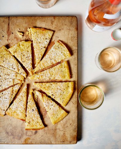 Forget Cheese and Crackers: This 3-Ingredient Cacio e Pepe Flatbread Is the Best Snack I Know
