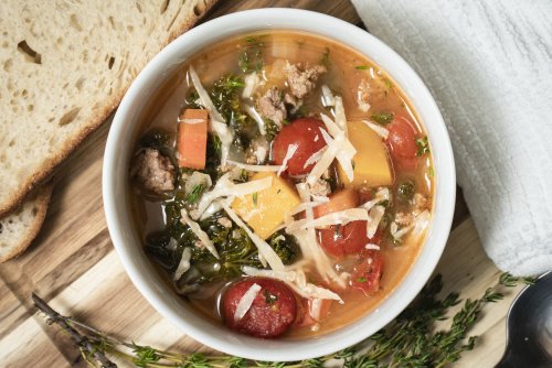 I Tried Giada De Laurentiis’ “Comforting” Tuscan Soup and It’s the Perfect Cozy Dinner