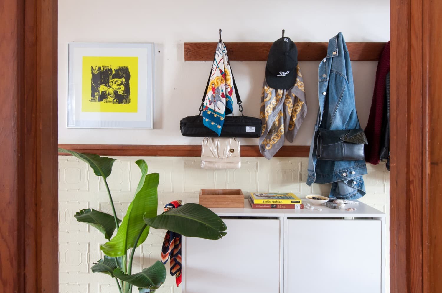 One Way You Can Trick Your Brain To Make Decluttering Easier