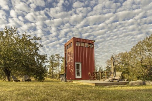 This Two-Story Tiny House in Canada is the Ultimate Cozy Fall Getaway