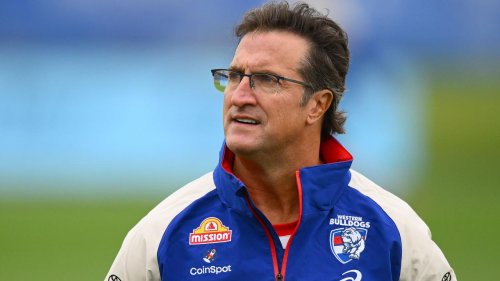 ‘Has to change’: Dogs coach’s future ‘uncertain’ as players left ‘confused’ over message