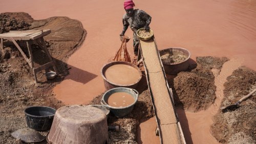 Mercury fuels gold mining in Senegal. And it’s poisoning the people who use it