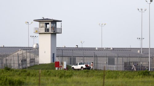 Judge says extreme heat in Texas prisons is unconstitutional but doesn't order they install AC