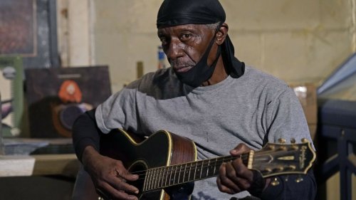 In Mississippi, small-town bluesman keeps aging music alive