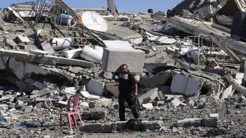 Israeli airstrikes on Gaza resume after weeklong truce with Hamas ends