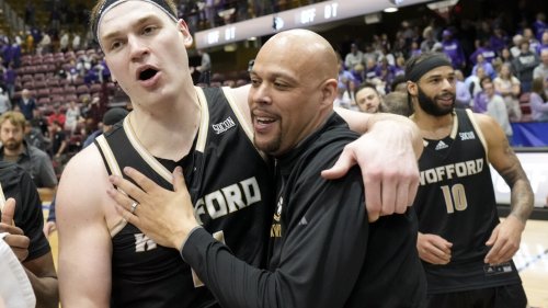 Struggling with free throws, Wofford's Filewich turns to granny-style — with help from Rick Barry