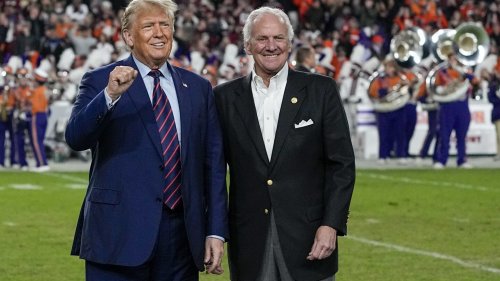 Donald Trump draws cheers, some boos in Haley's backyard at Clemson-South Carolina football game