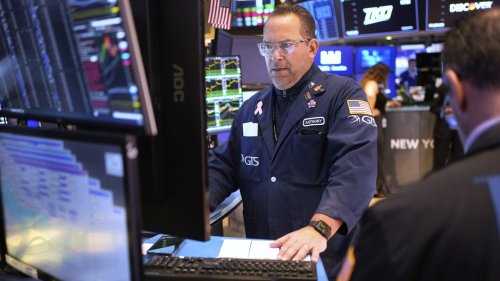Stock market today: Wall Street closes higher, snapping a 4-week losing streak