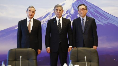 Japan, China and South Korea discuss trilateral cooperation