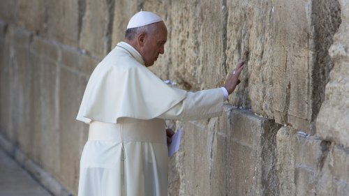 A deleted condolence after pope’s death revealed tension between Israel and the Vatican