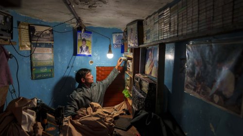 Kashmir's Sufi music lovers are sticking with the audio cassette