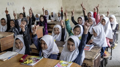 UNICEF calls on the Taliban to lift ban on girls' education as new school year begins in Afghanistan