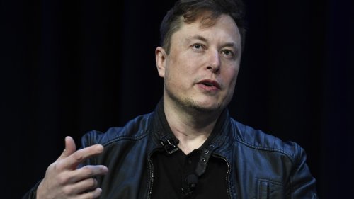 How Elon Musk uses his X social platform to amplify right-wing views