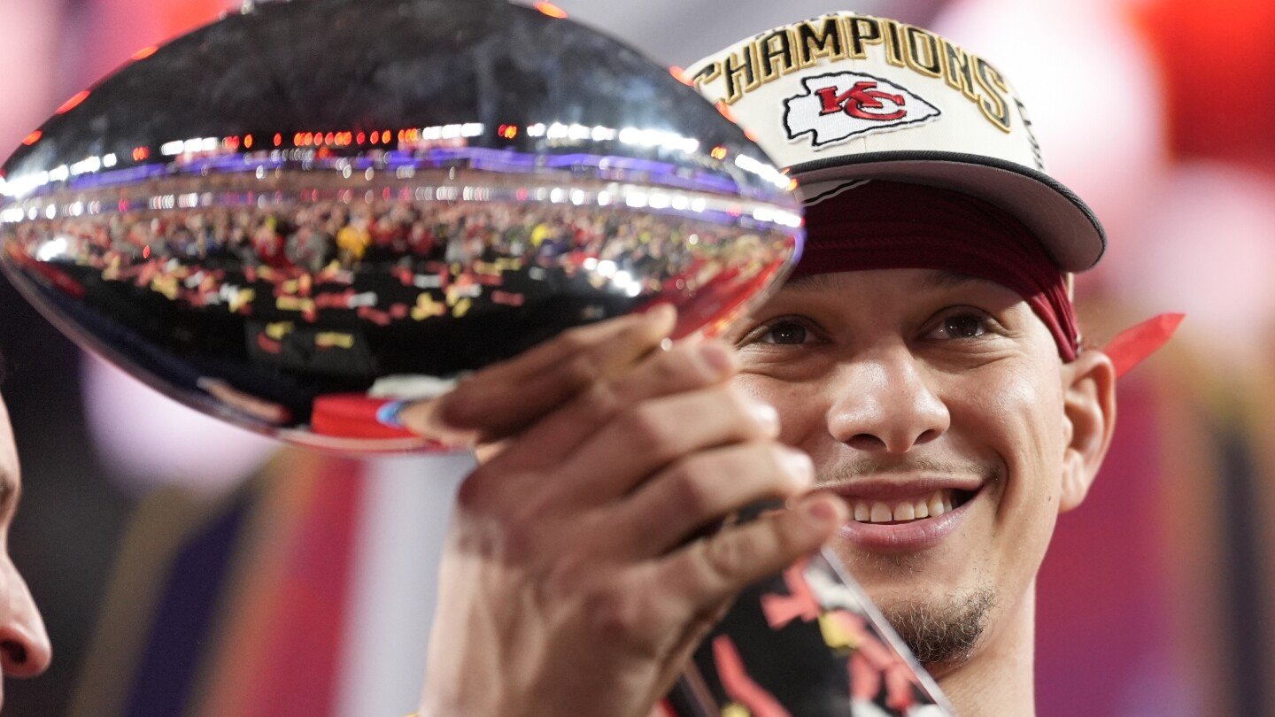 Patrick Mahomes rallies the Chiefs to second straight Super Bowl title, 25-22 over 49ers in overtime