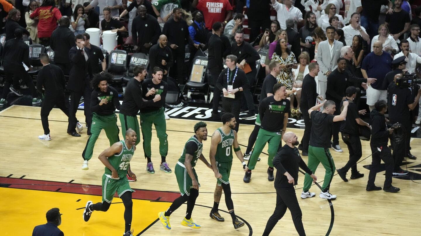 White's putback as time expires lifts Celtics past Heat, forces Game 7 in East finals
