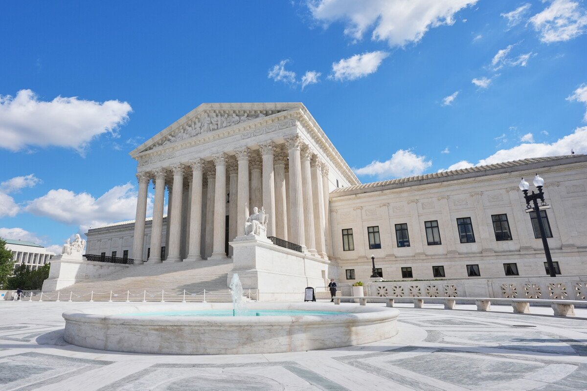 Image from AP's coverage: Supreme Court won't intervene to allow judges to pause some deportation proceedings
