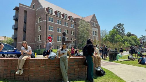 Florida State cancels all on-campus sports events through the weekend after on-campus shooting