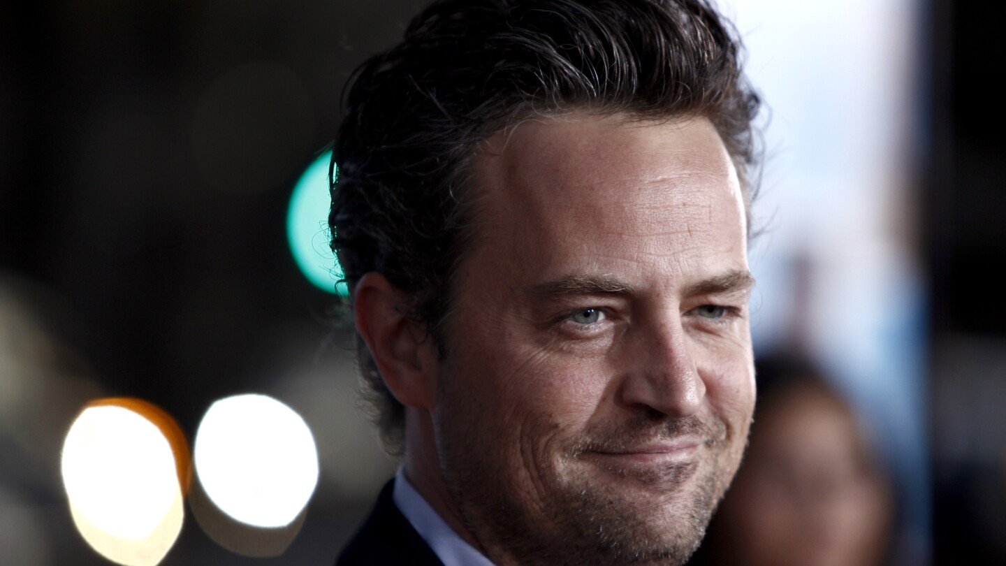 Justin Trudeau, friends, actors and fans mourn Matthew Perry – US Today ...