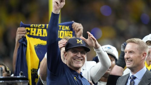 AP Top 25: Michigan is No. 1 for first time in 26 seasons, Georgia's streak on top ends at 24 weeks