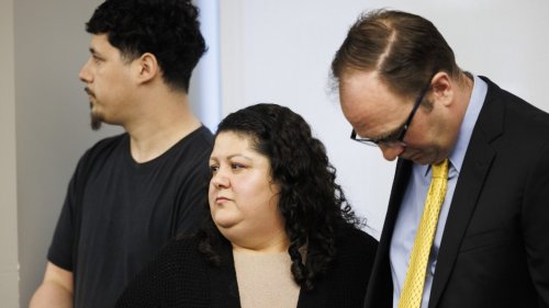 ICE violated rights of a US citizen and 21 others during arrests, Chicago activists allege