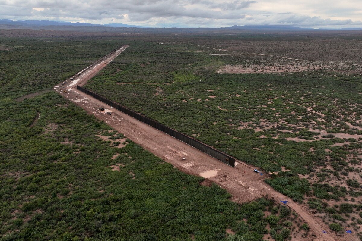 Image from AP's coverage: Trump administration asks Supreme Court to lift halt on Big Bend border wall