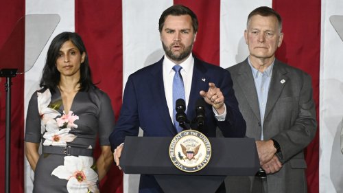 In Michigan, Vance says US manufacturing can rebound despite tariff jitters and falling markets