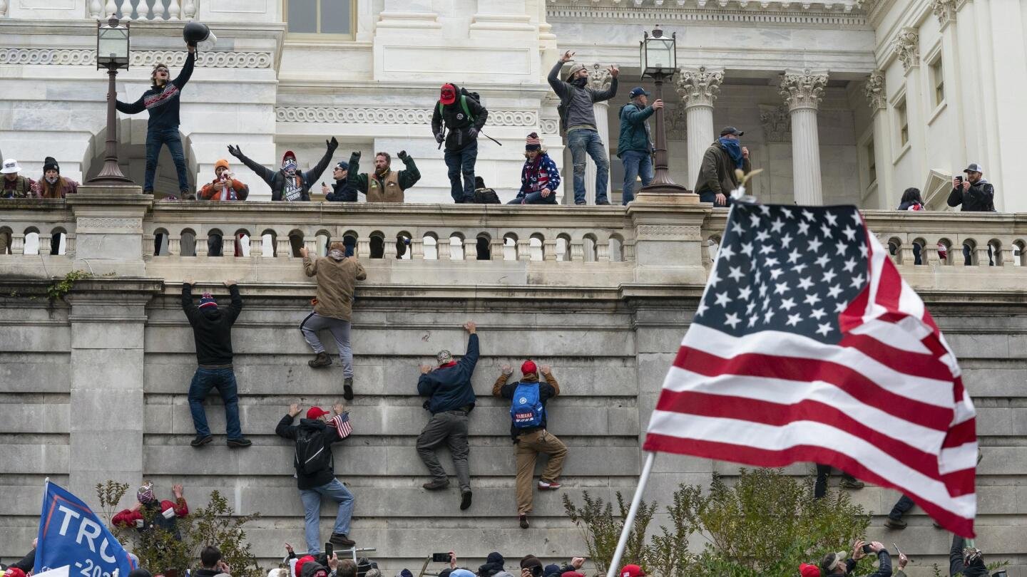 Images of chaos: AP photographers capture US Capitol riot