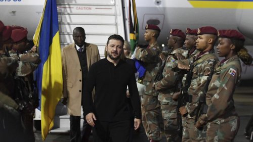 Zelenskyy says he's cutting short a visit to South Africa after Russian attacks on Kyiv