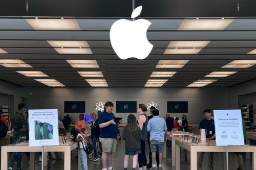 Apple Ignores Trump Over Indian iPhone Plan. Why That’s Probably Smart. — Barron’s