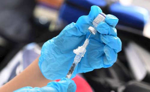 Les vaccinés courent-ils vraiment un risque élevé de décès d’ici un an?