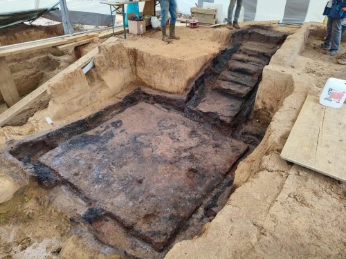 Excavations uncover a preserved wooden cellar in the Roman city of Nida in Frankfurt